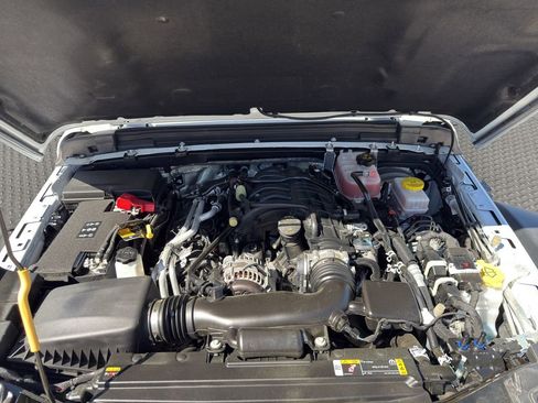 Used 2024 Jeep Wrangler Unlimited Rubicon w/ Dual Top Group image 18