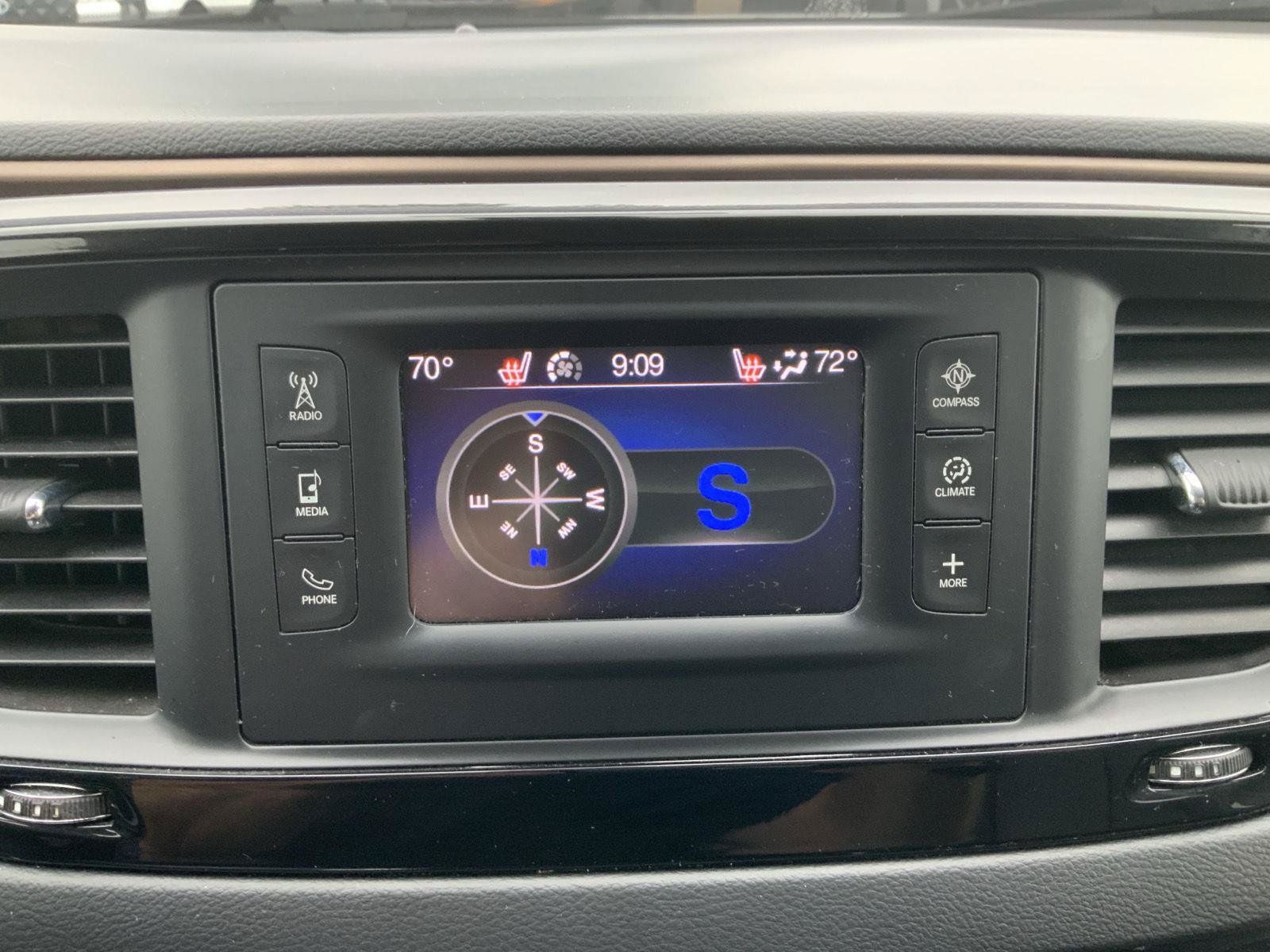 Used 2017 Chrysler Pacifica Touring-L FWD image 31