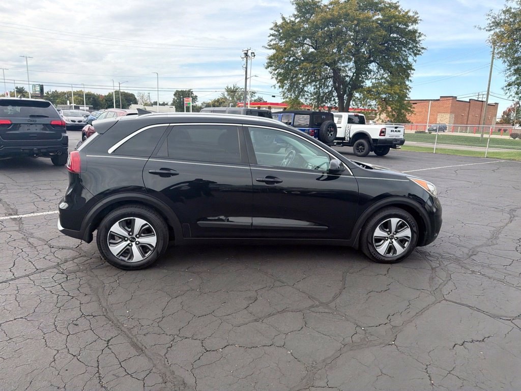 Used 2017 Kia Niro LX FWD image 5