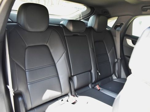 Certified 2025 Porsche Cayenne Coupe image 21