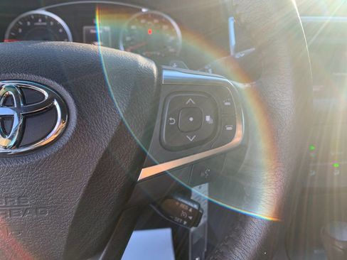 Used 2017 Toyota Camry SE image 24