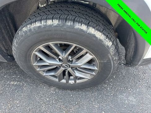 Used 2024 Nissan Rogue S FWD image 11