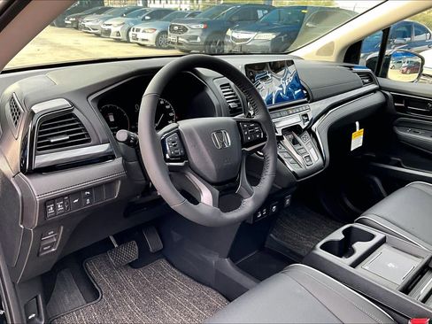 New 2026 Honda Odyssey Elite image 8