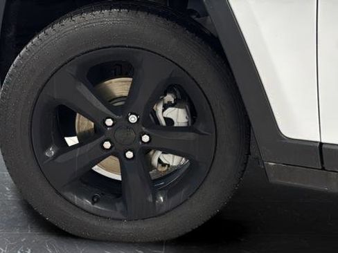 Used 2025 Jeep Grand Cherokee Limited w/ Black Appearance Package image 29