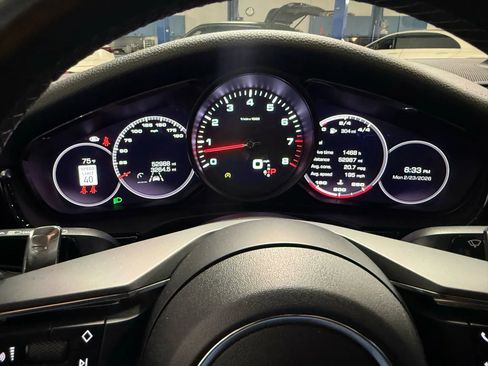 Used 2021 Porsche Panamera image 32