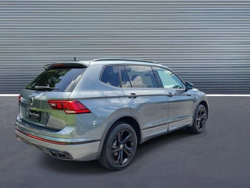 Used 2023 Volkswagen Tiguan SE R-Line FWD image 3