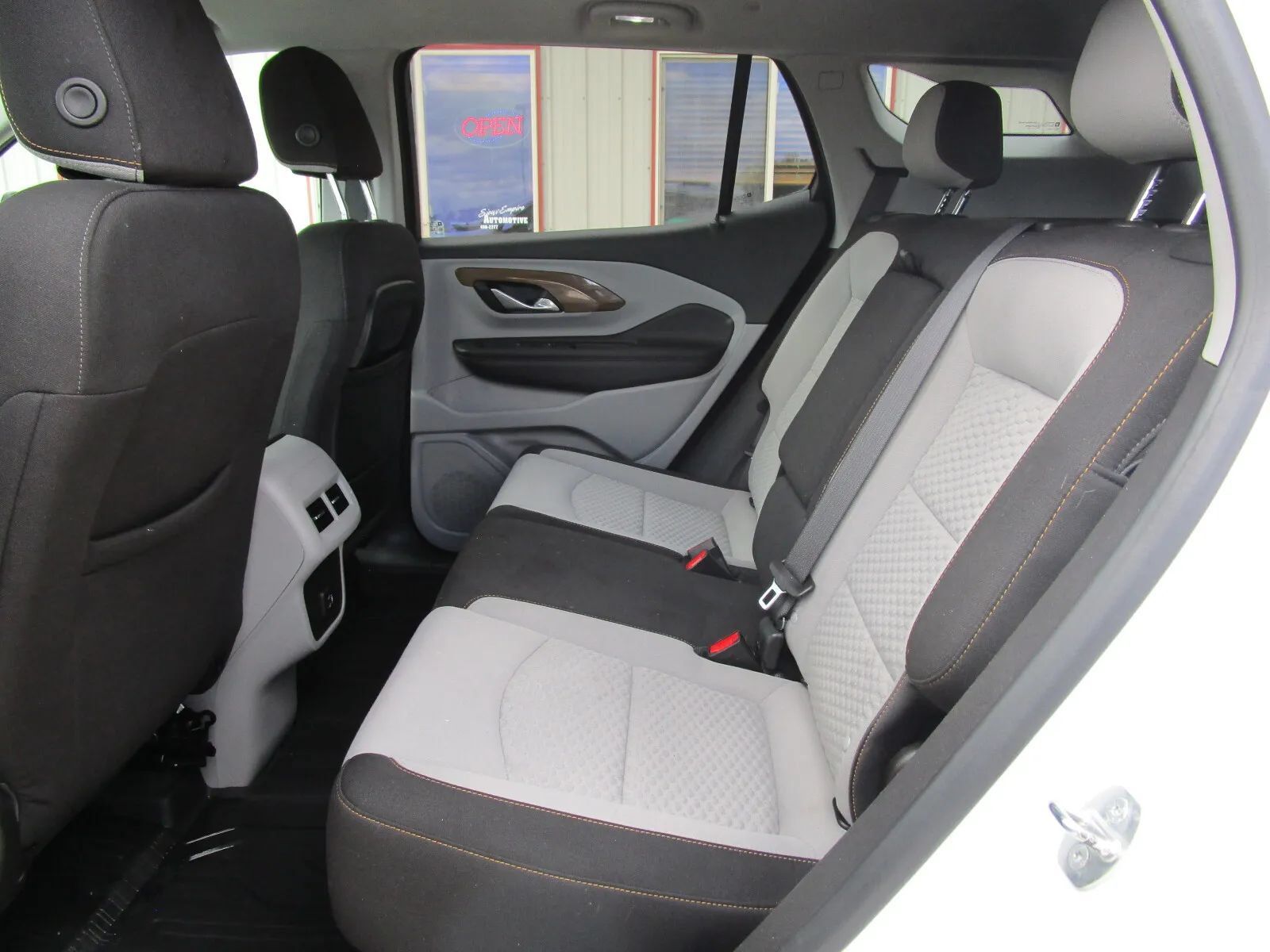 Used 2021 GMC Terrain SLE w/ Driver Convenience Package AWD/4WD image 11
