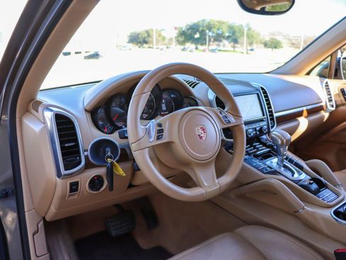 Used 2014 Porsche Cayenne image 11