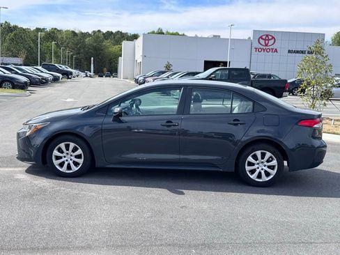 Used 2025 Toyota Corolla LE image 3
