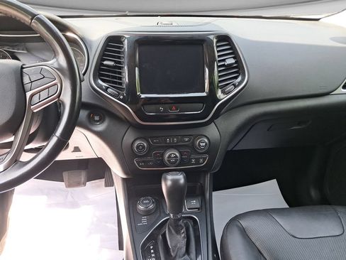Used 2020 Jeep Cherokee Limited AWD/4WD image 12