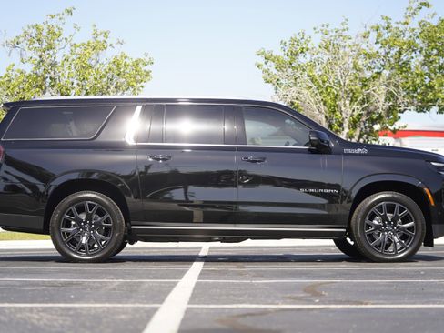 New 2026 Chevrolet Suburban High Country AWD/4WD image 7