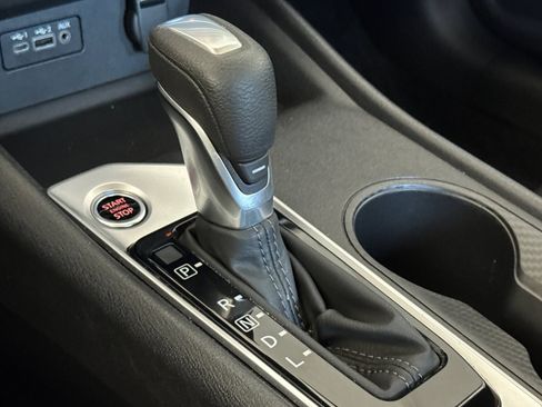 Used 2025 Nissan Altima 2.5 SV FWD image 18