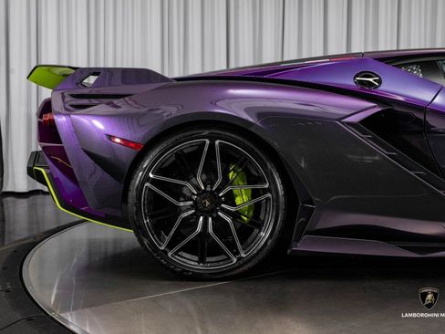 Used 2020 Lamborghini Sian Coupe image 38