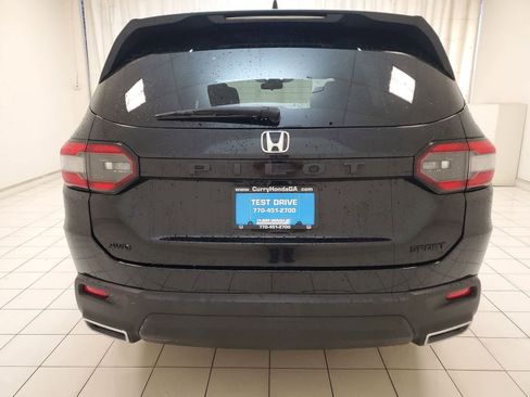 Certified 2023 Honda Pilot Sport image 27