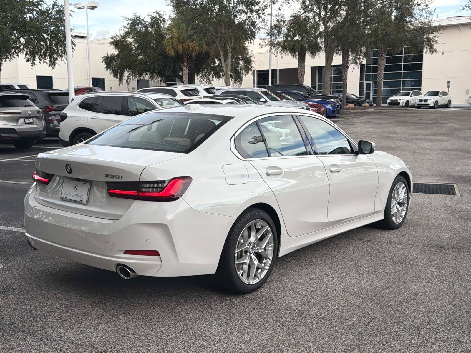 Certified 2026 BMW 330i Sedan w/ Convenience Package RWD image 3