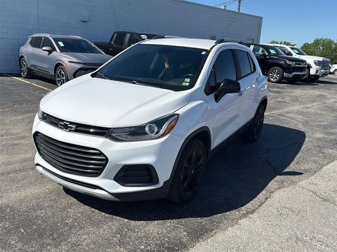 Used 2019 Chevrolet Trax LT w/ Redline Edition AWD/4WD image 4