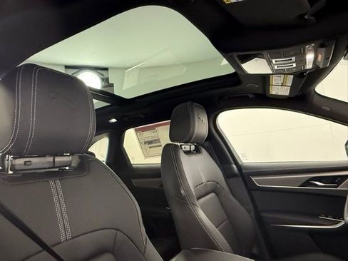 Used 2025 Jaguar F-PACE R-Dynamic S image 37