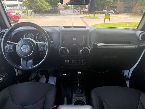 Used 2016 Jeep Wrangler Unlimited Sport w/ Connectivity Group AWD/4WD image 20