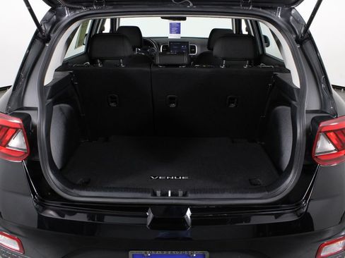 Certified 2022 Hyundai Venue SEL FWD image 18