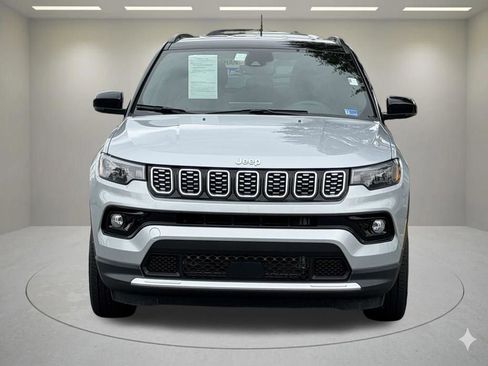 Certified 2025 Jeep Compass Limited AWD/4WD image 5