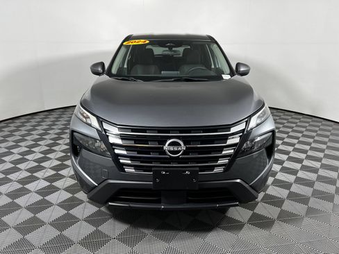 Used 2024 Nissan Rogue SV AWD/4WD image 2