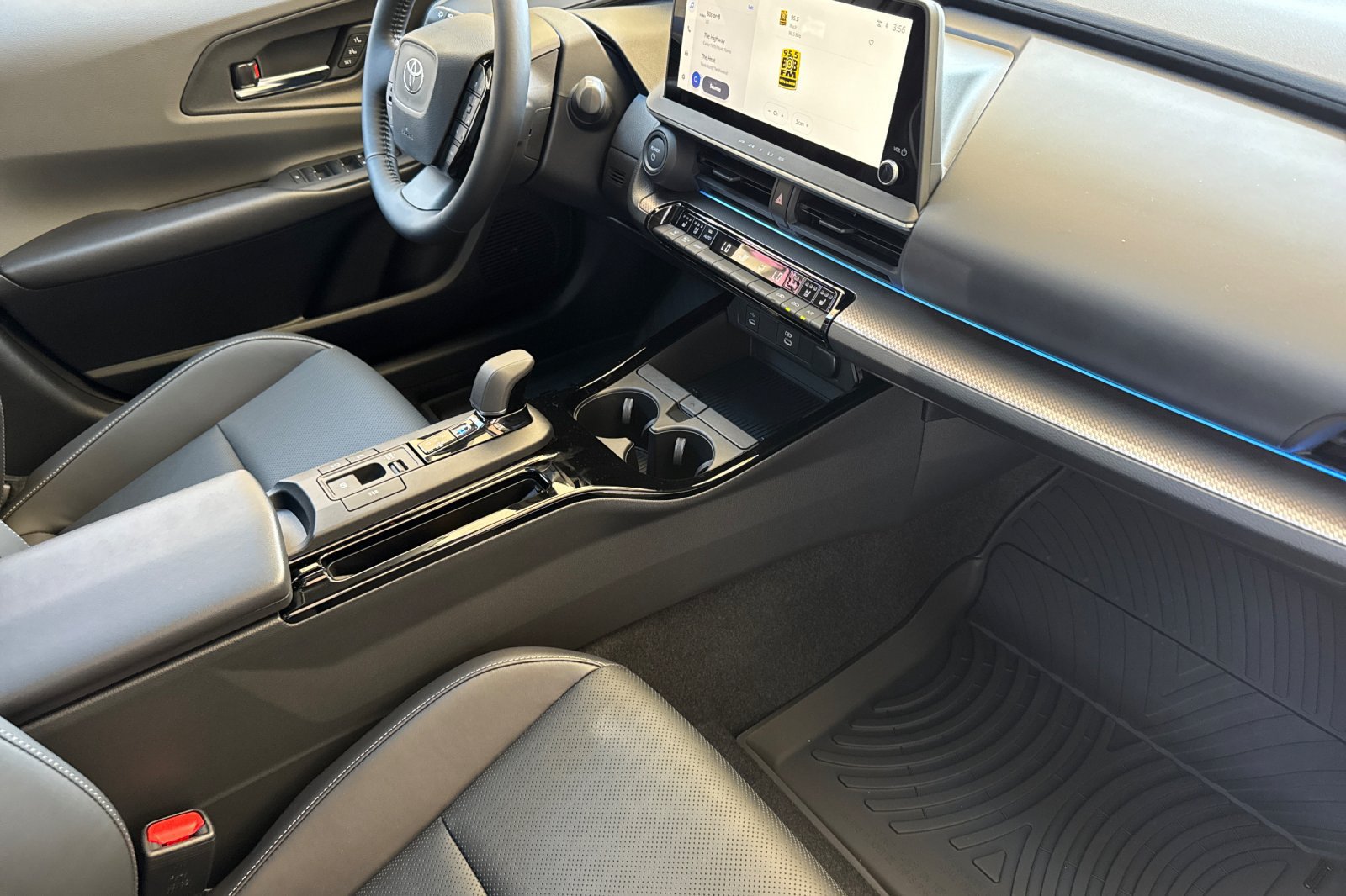 New 2027 Toyota Prius Limited w/ Limited Premium Package FWD image 18