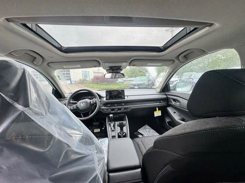 New 2025 Honda Accord SE image 9