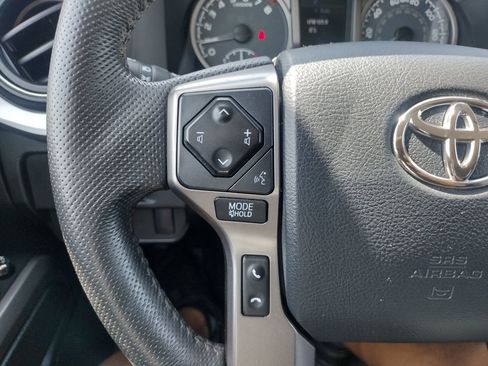 Used 2016 Toyota Tacoma SR5 w/ SR5 Appearance Package (SN) AWD/4WD image 21