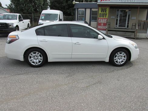 Used 2009 Nissan Altima 2.5 S w/ Emergency Aid Pkg FWD image 3