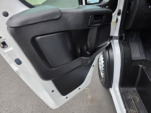 Used 2024 RAM ProMaster 2500 w/ Convenience Group FWD image 19