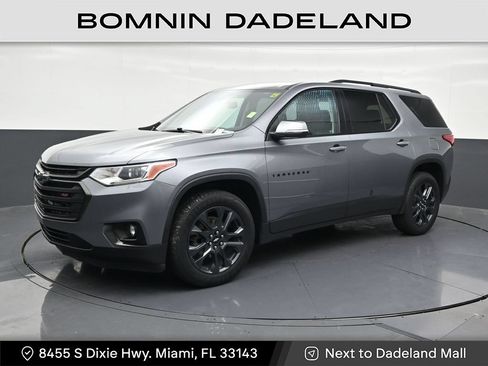Used 2021 Chevrolet Traverse RS FWD image 1