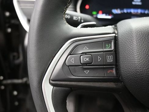 Used 2024 Jeep Grand Cherokee L Laredo AWD/4WD image 19