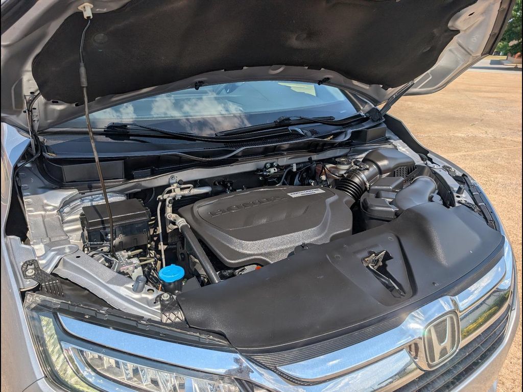 Used 2018 Honda Odyssey Touring image 23