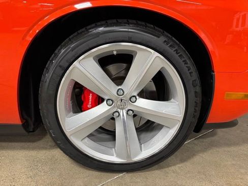 Used 2009 Dodge Challenger SRT8 RWD image 35