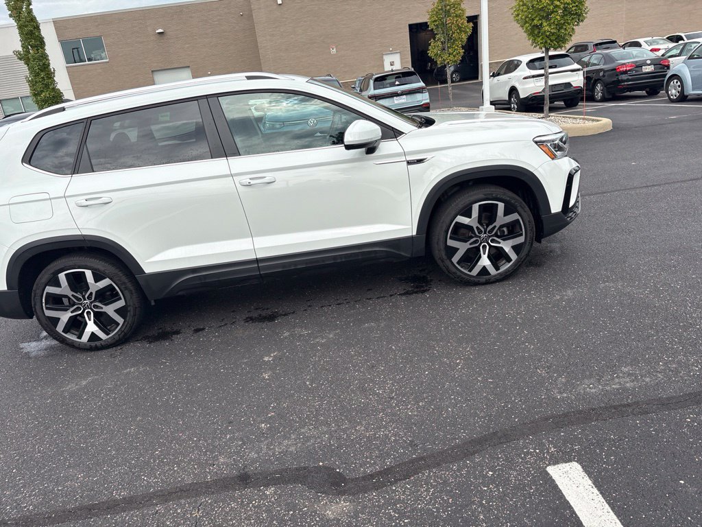 Used 2023 Volkswagen Taos SEL AWD/4WD image 14