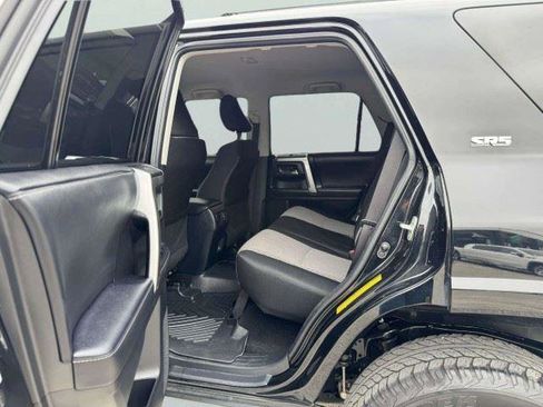Used 2024 Toyota 4Runner SR5 AWD/4WD image 37