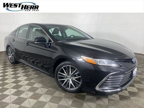 Certified 2022 Toyota Camry XLE w/ Navigation Upgrade Package FWD image 1