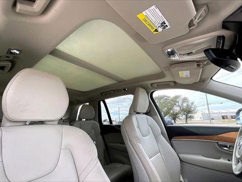 Used 2022 Volvo XC90 T6 Momentum w/ Advanced Package image 28