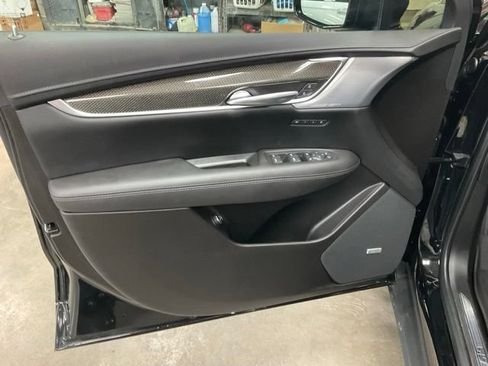 Used 2022 Cadillac XT5 Sportv w/ Technology Package AWD/4WD image 4