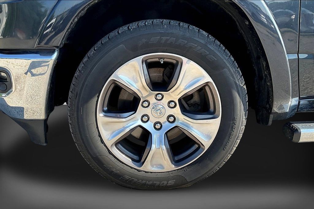 Used 2019 RAM 1500 Laramie AWD/4WD image 32