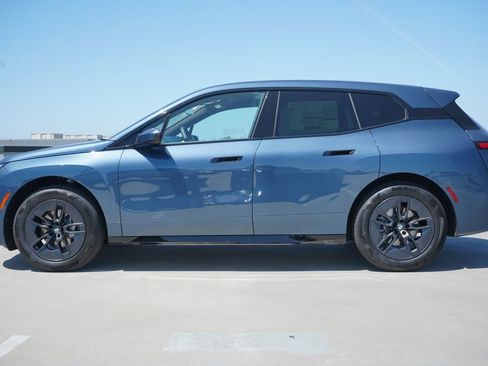New 2026 BMW iX xDrive45 w/ Premium Package AWD/4WD image 4