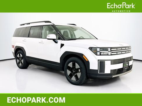 Used 2025 Hyundai Santa Fe SEL image 1