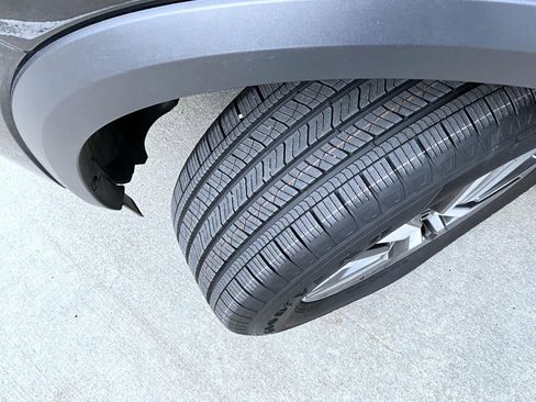 Used 2023 Nissan Pathfinder SL image 25