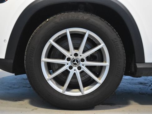 Used 2024 Mercedes-Benz GLE 450e 4MATIC image 27