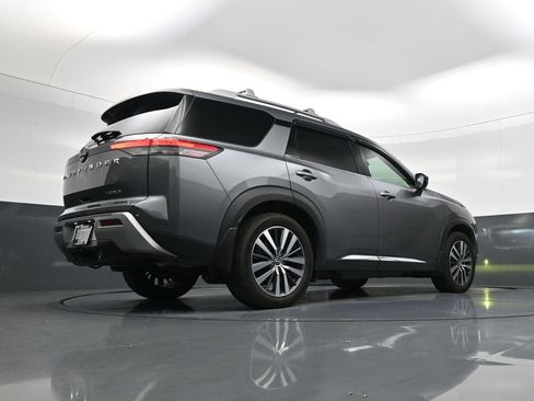 Used 2022 Nissan Pathfinder Platinum w/ Cargo Package FWD image 23