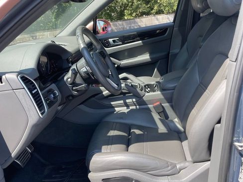 Used 2019 Porsche Cayenne S AWD/4WD image 5