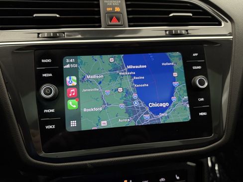 Used 2022 Volkswagen Tiguan SE image 18