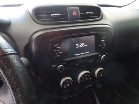 Used 2019 Kia Soul image 17