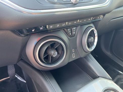 Used 2019 Chevrolet Blazer LT image 23