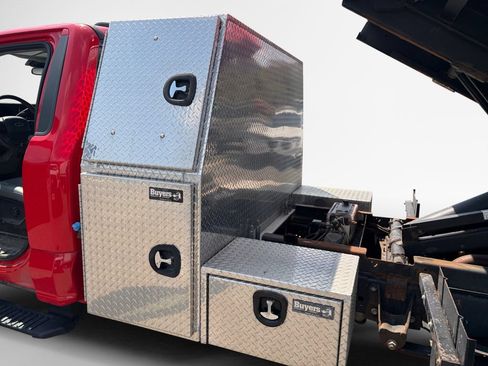 Used 2023 Ford F550 4x4 Regular Cab Super Duty image 26